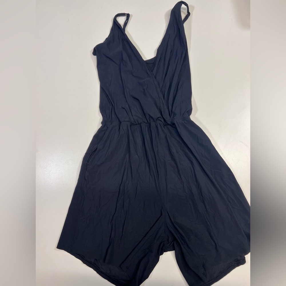 Lululemon Romper Cross-back Deep V Neck Sleeveless Women’s Size XS/S Black